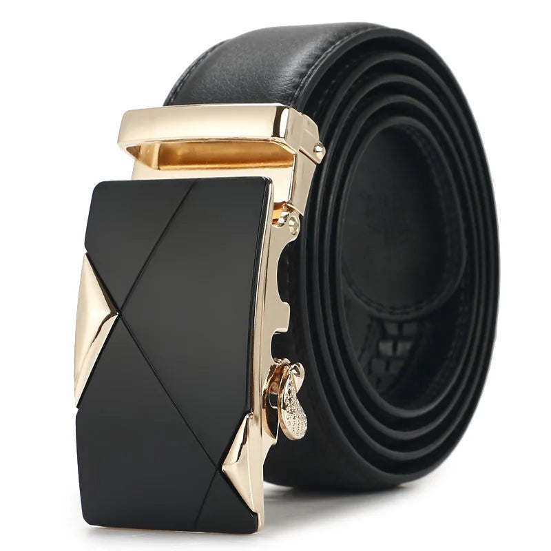 "Luxuriöser Herren-Ledergürtel mit automatischer Schnalle und elegante Leder-Geldbörsen von Lemaxy – exklusive Accessoires für stilbewusste Männer, ideal für Business und Freizeit, hochwertige Lederprodukte in Schwarz und Braun."